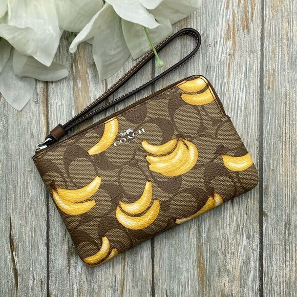 Limited Corner Zip Wristlet Signature Canvas With Banana Print Bag Purse Wallet - Picture 3 of 7